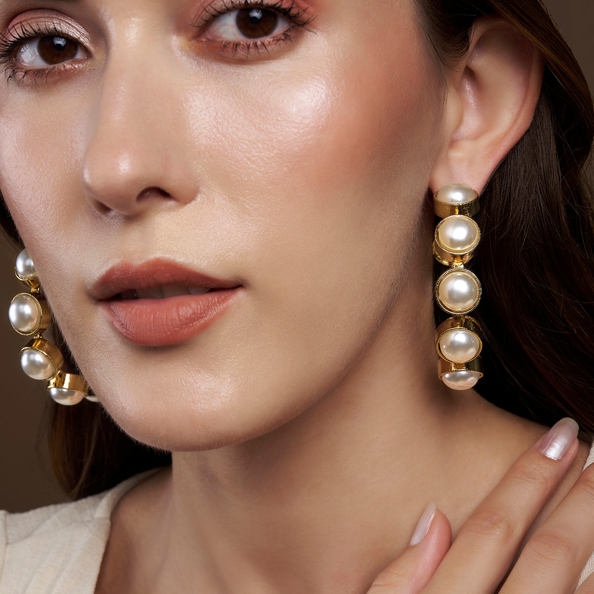 Clio Pearl Hoops